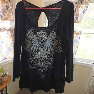 FANG Black/ Blue Graphic Long Sleeve Top With Skull And Sparkle. Size 2XL. QQCP